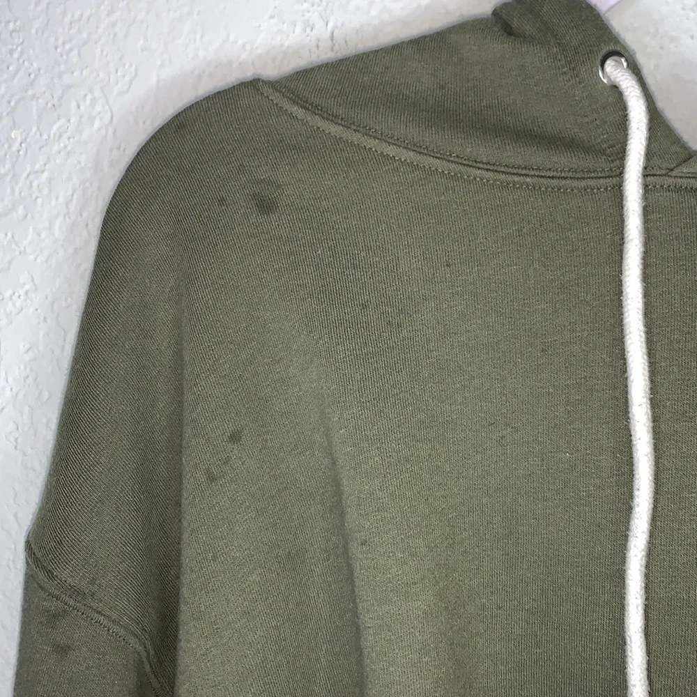 Wild Fable Olive Green Cropped Hoodie Raw Hem Athleisure Size Medium - Picture 8 of 12